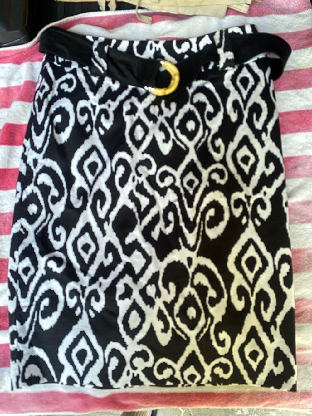 Black & White Patterned Pencil Skirt with Belt